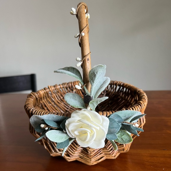 Flower Girl Basket with Matching Halo Crown- NWT - Picture 3 of 9